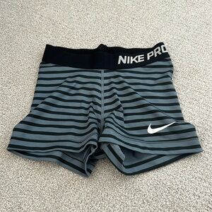 Women’s Nike pro spandex